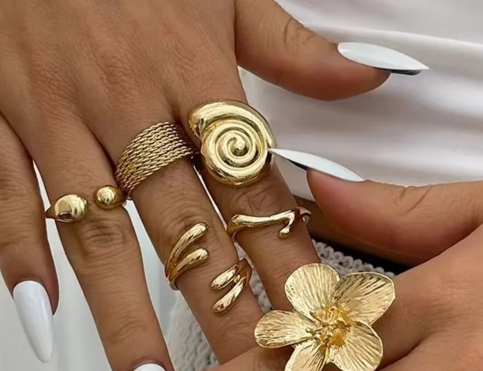 Dark Aura™ Geometric Ring Set