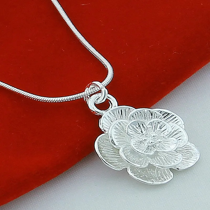 Romance Bloom – Silver Rose Pendant