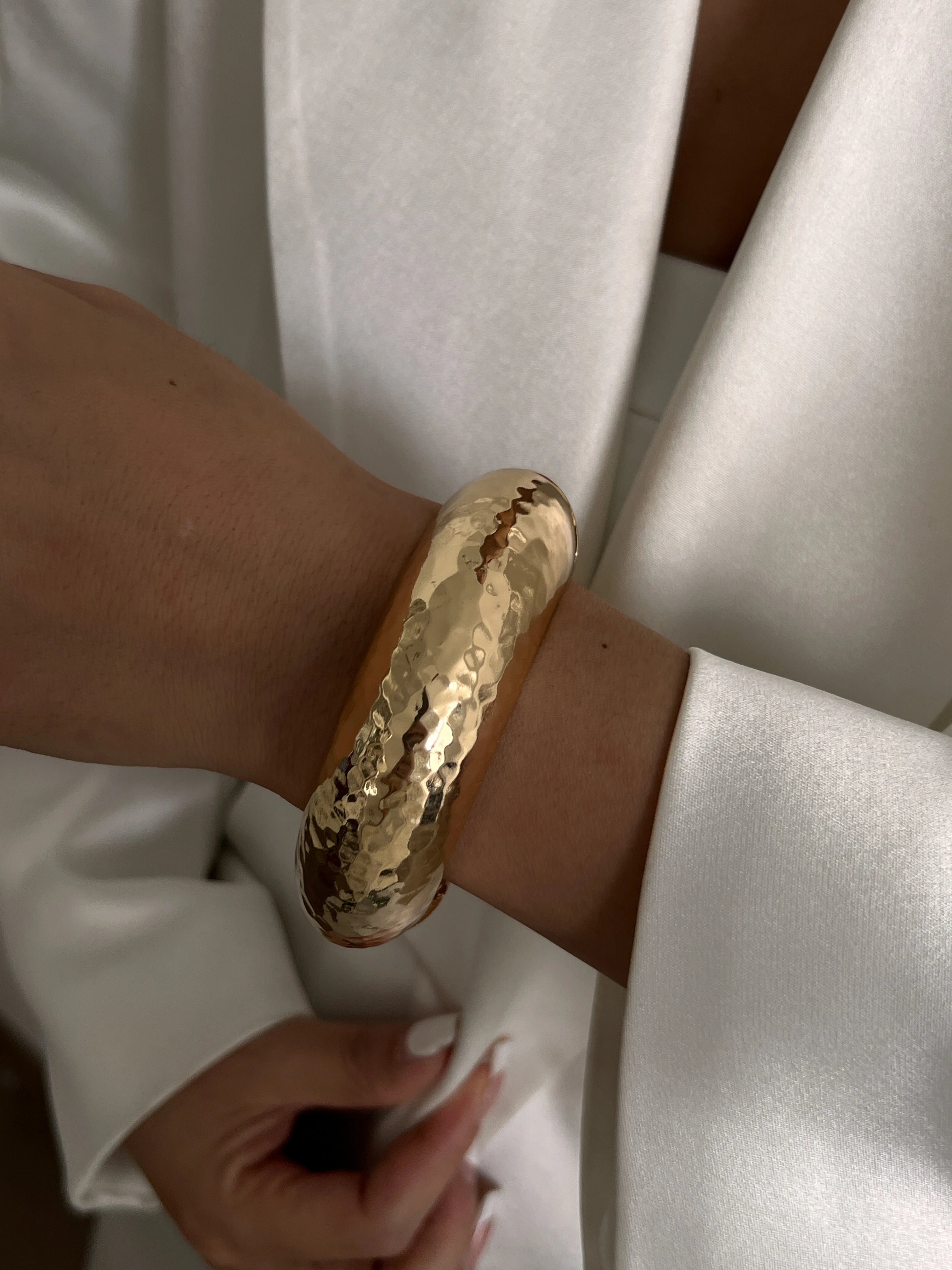 Iron Pearl – Heavy Metal Cuff