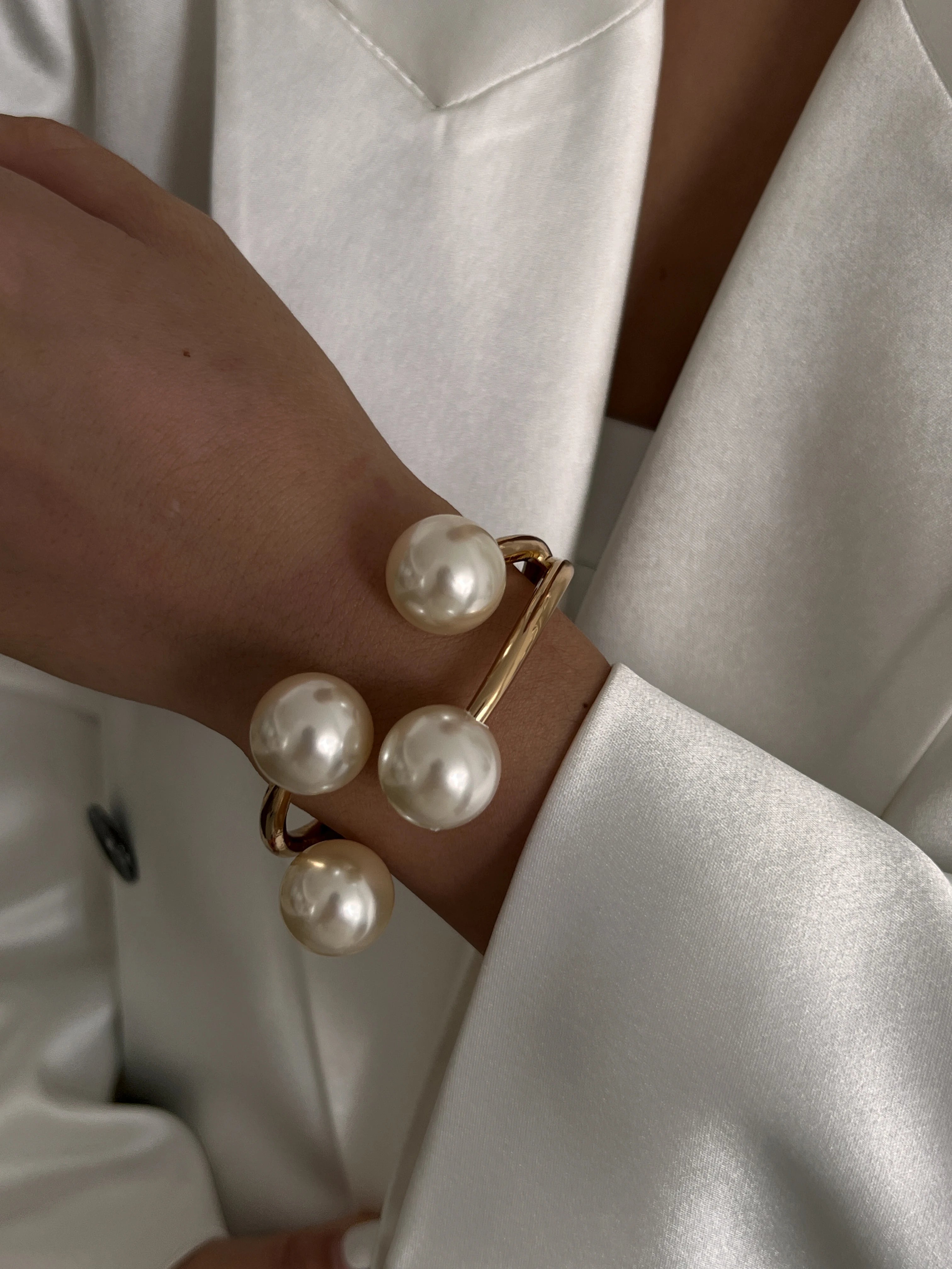 Iron Pearl – Heavy Metal Cuff