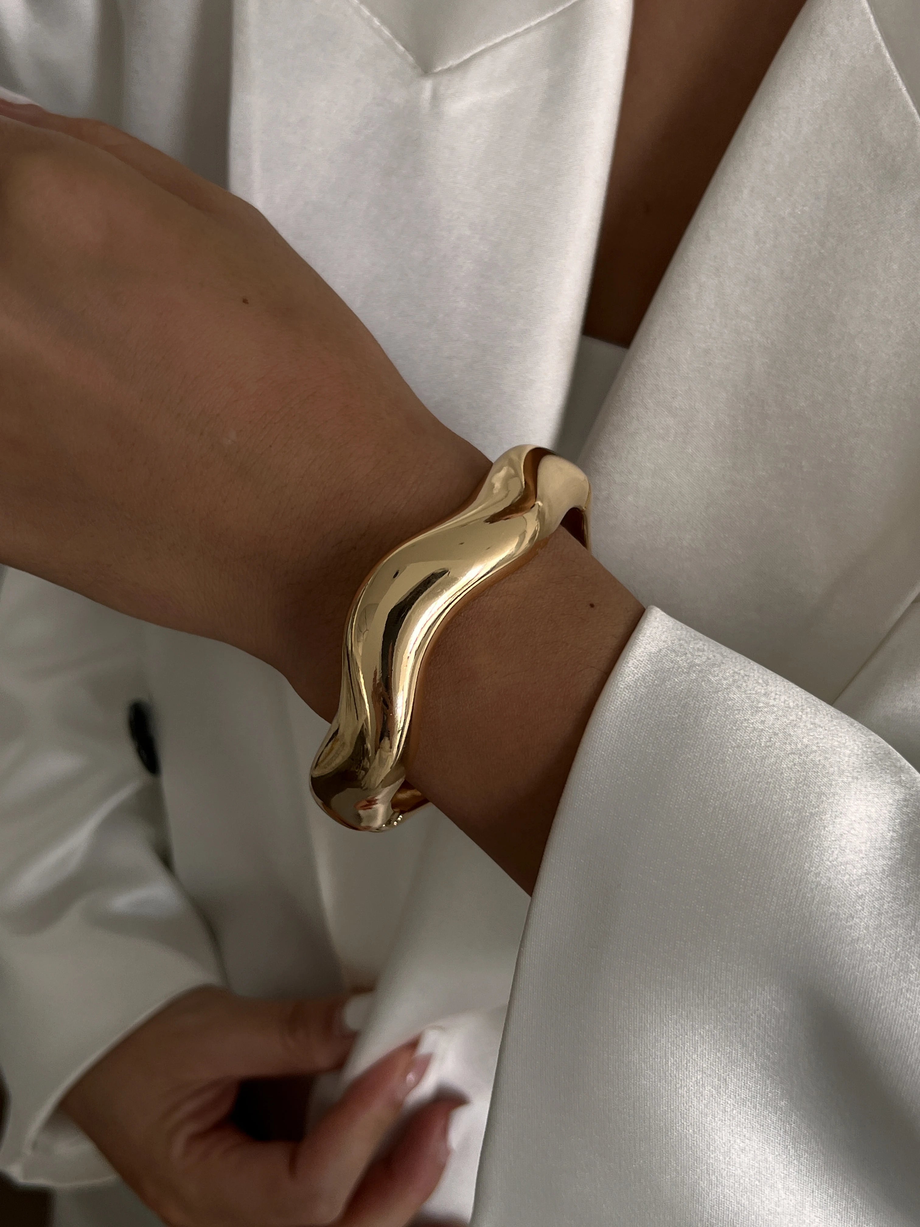 Iron Pearl – Heavy Metal Cuff